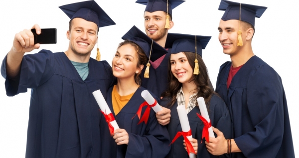 4 Ways to Celebrate High School Graduation This Year