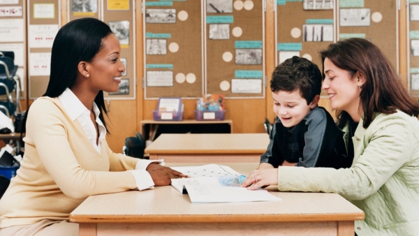 Teacher-Parent Communication Strategies to Start the Year Off Right